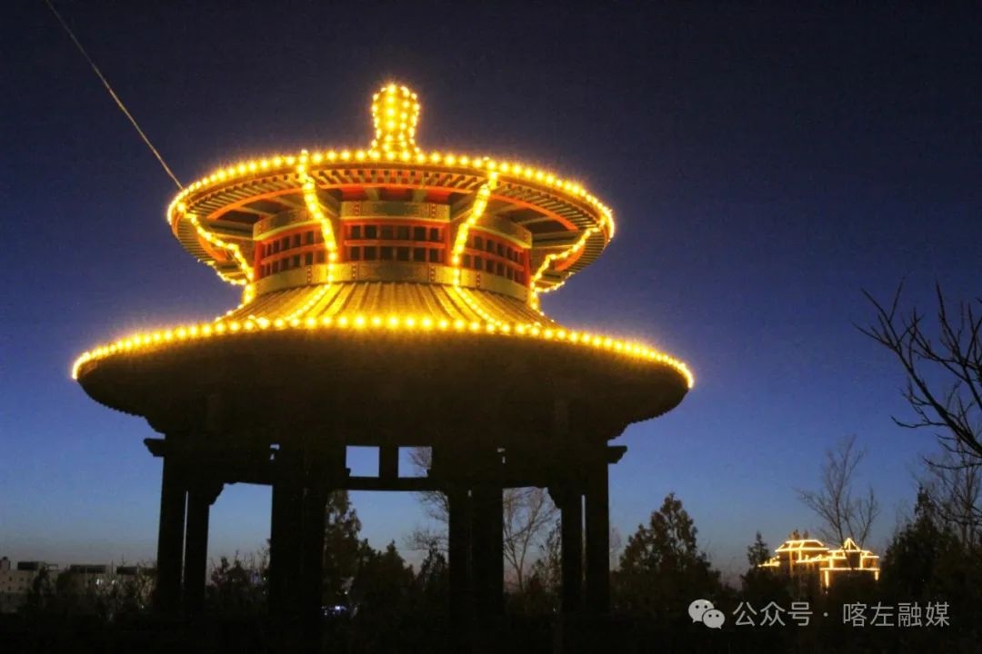 夜幕下的东山森林公园，189级台阶竟变身流光溢彩的溪流！你见过这样的奇景吗？  第3张