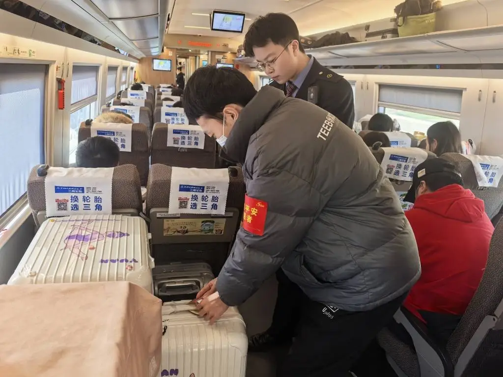 2025年春运首周末客流突破300万！长三角铁路如何应对高峰挑战？  第3张
