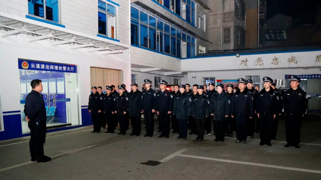 春节前夕，岳阳警方如何守护你的安全与幸福？揭秘夜间治安巡防行动  第4张