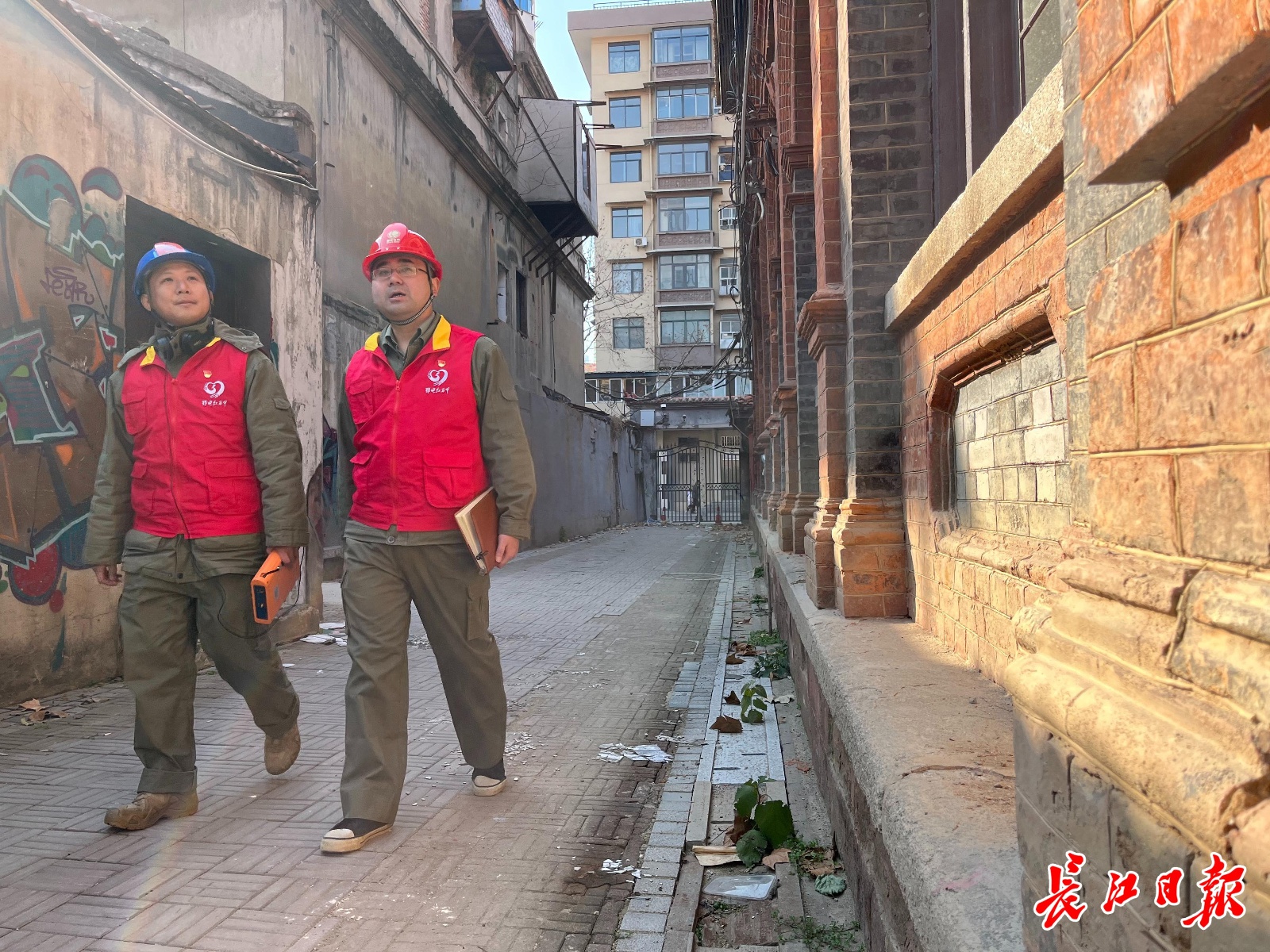 一元路电力迁改完工，老街区焕然一新！你知道那些消失的线杆和变压器去哪儿了吗？  第1张