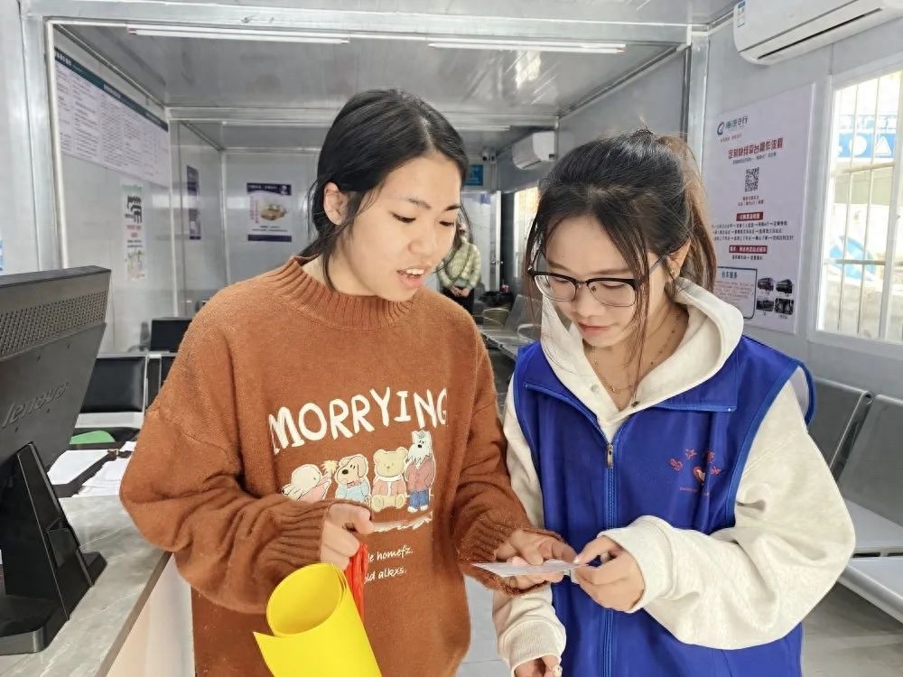 青春志愿行温暖回乡路！2025年春运暖冬行动，志愿者如何让春节出行更温馨？  第1张