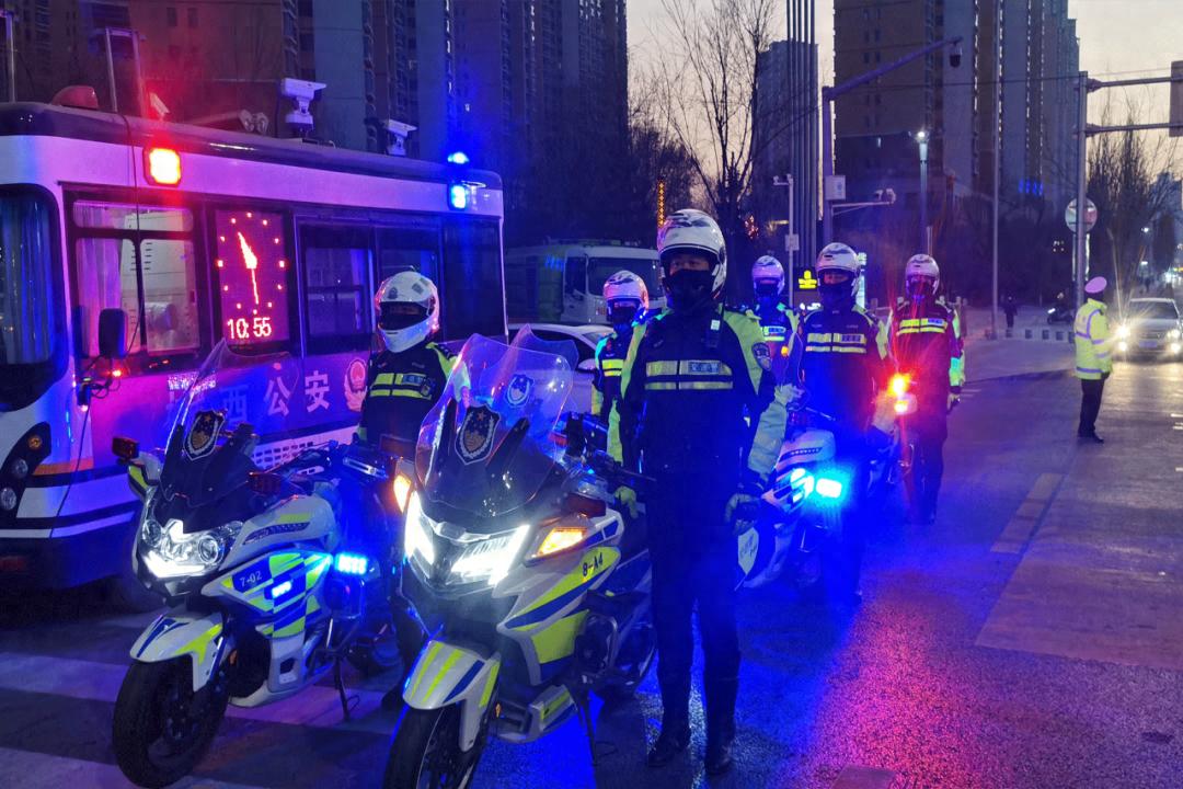 西宁交警如何以最高标准护航省两会？揭秘背后的严控措施  第1张