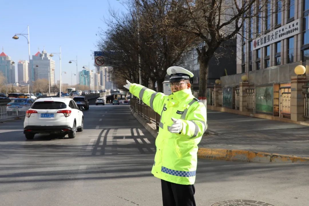 西宁交警如何以最高标准护航省两会？揭秘背后的严控措施  第4张
