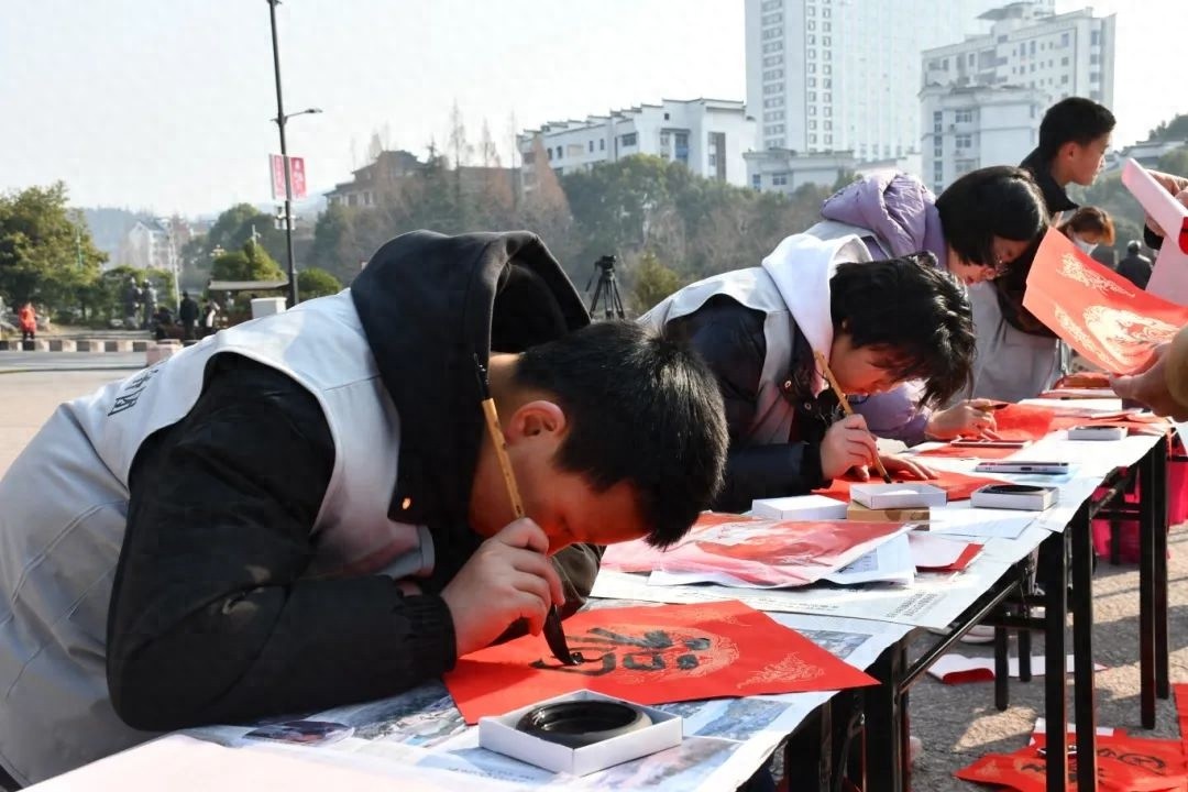 泰宁县新春活动大揭秘：书法、义剪、救护培训，你参与了吗？