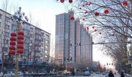 2025年春节，南丹县的红灯笼悬挂方式将大不同！你期待吗？  第3张