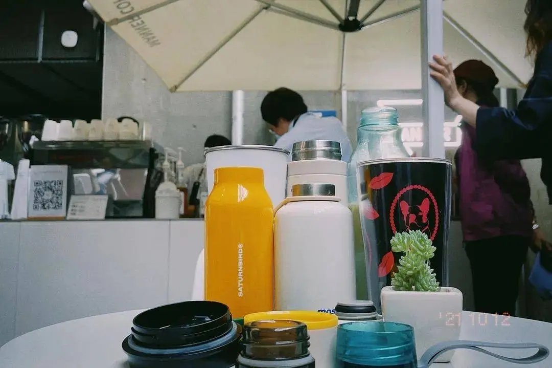 每年500亿杯现制饮品！一次性杯具消耗惊人，环保之路何去何从？  第2张