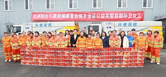 城市美容师背后的故事：她们如何冬斗严寒夏战酷暑？