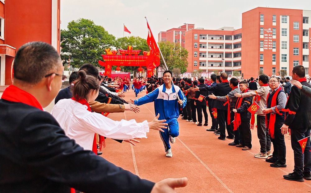 中考百日誓师大会：兴仁六中学子如何冲刺梦想的彼岸？  第2张