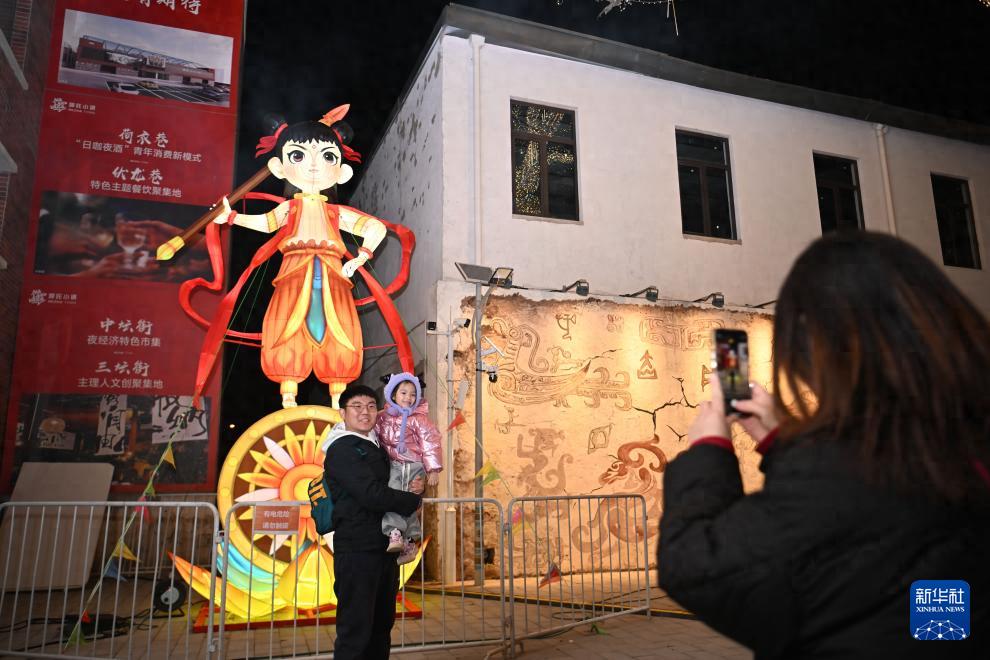 探秘天津哪吒小镇：传统文化如何变身春日夜间经济新引擎？