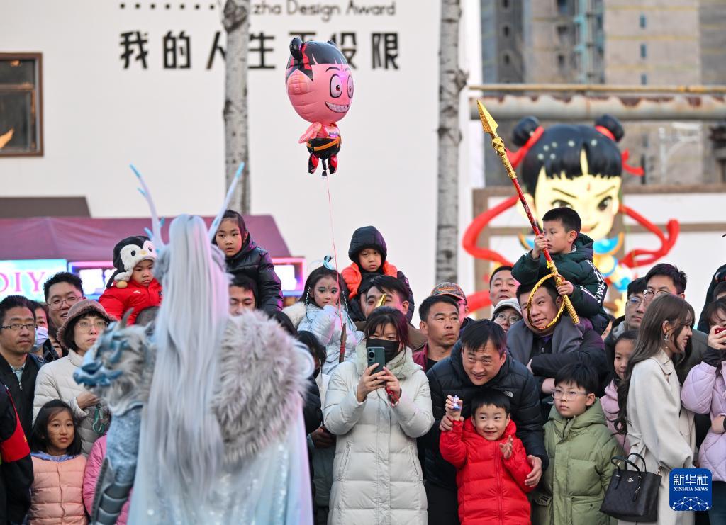 探秘天津哪吒小镇：传统文化如何变身春日夜间经济新引擎？  第3张