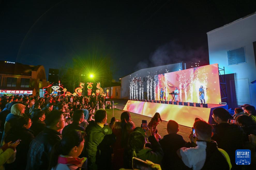 探秘天津哪吒小镇：传统文化如何变身春日夜间经济新引擎？  第4张