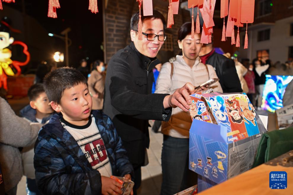 探秘天津哪吒小镇：传统文化如何变身春日夜间经济新引擎？  第7张