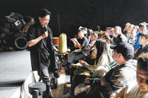 克莱因历史：白菜也能成为演出主角？揭秘沉浸式悬疑脱口秀的独特魅力