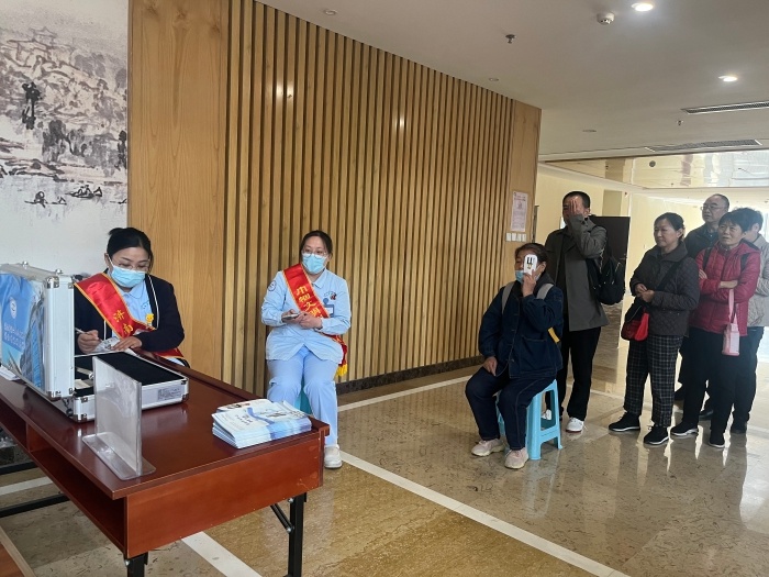 你的眼睛还好吗？济南市眼科医院为老年人送上全面眼健康检查  第5张