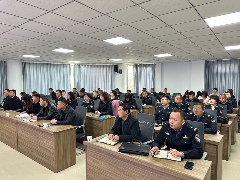 AI大模型如何颠覆传统司法工作？高台县司法局46人集体探索未来  第2张