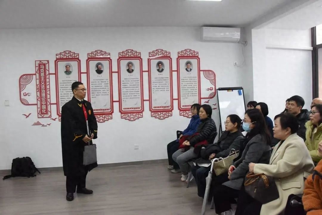 旁听庭审竟能如此生动？徐汇区总工会巡回法庭进商圈，为企业送上法治课