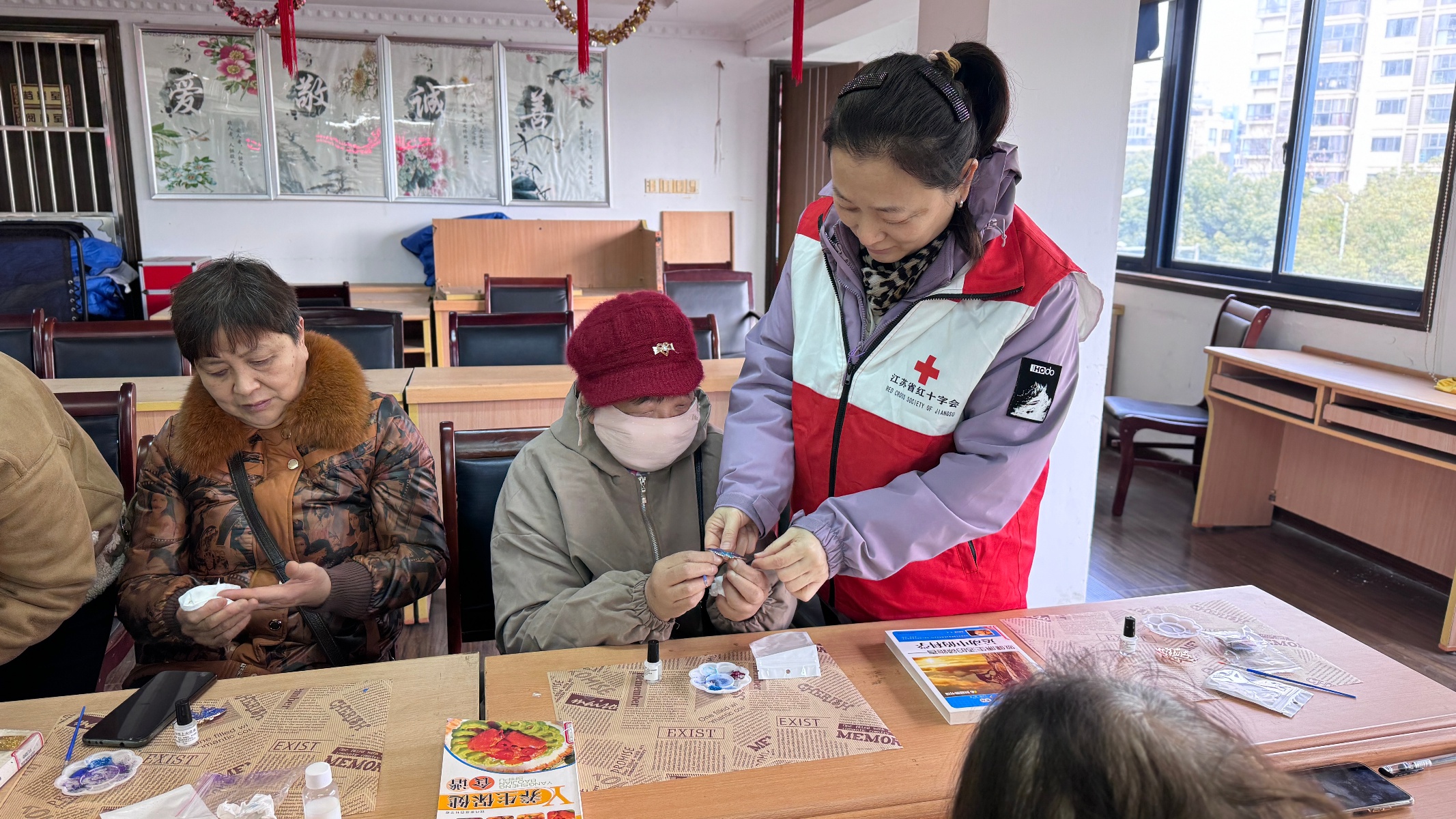 三八妇女节，凤宾路社区红十字会如何为居民打造心灵栖息地？  第2张