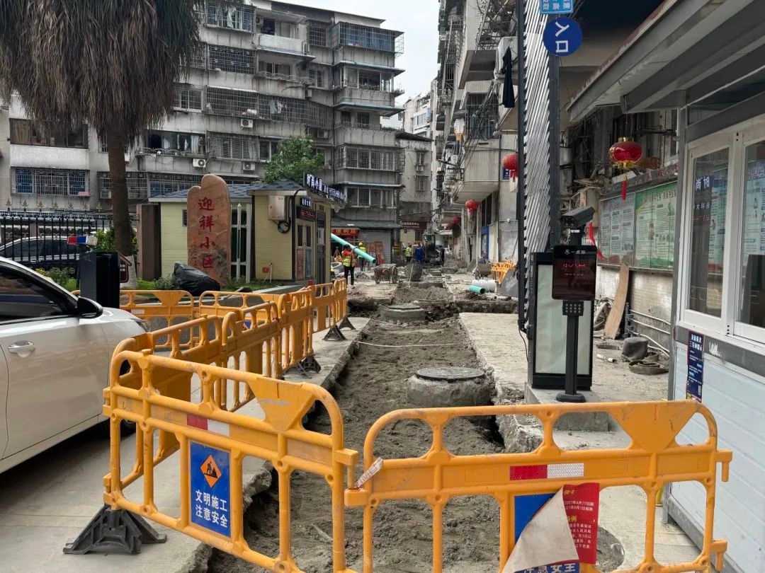 小区挖路半年未完工！居民苦不堪言，究竟何时才能结束？  第2张