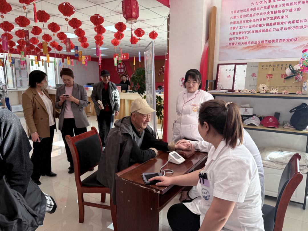 2025年金山镇新阶层人士如何用多元服务为群众送上民生大礼包？