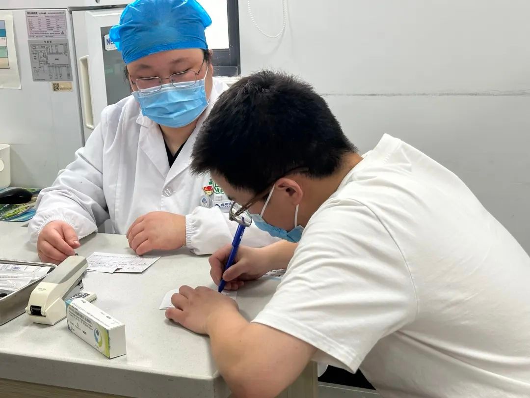 男性也要接种HPV疫苗?专家揭秘为何男性同样面临感染风险 第2张 男性也要接种HPV疫苗?专家揭秘为何男性同样面临感染风险 第2张