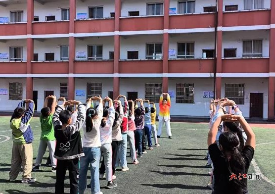 乡村小学惊现中医药奇妙世界！这场科普盛宴如何点燃孩子们的文化自信？  第4张