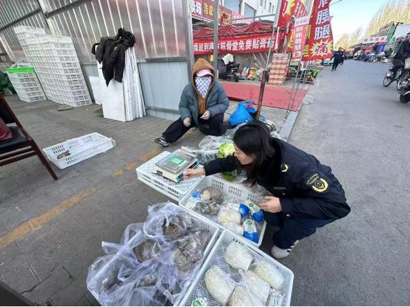鞍山道市场突袭检查！你的秤准吗？误差超5克将严惩  第4张