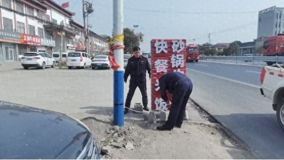 233国道改造施工，商户违规广告牌隐患重重！大庄中队如何破解这一难题？