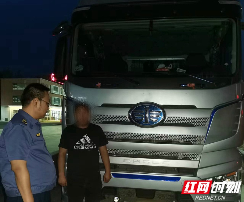 湖南高速跨省联动11小时追缴3.9万！货车超载逃费终落网？  第2张