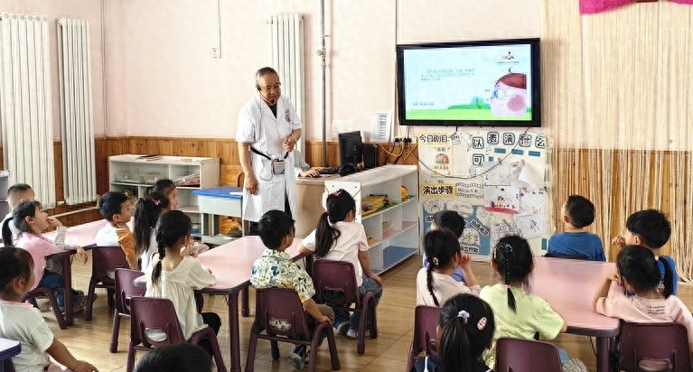 你知道吗？幼儿护眼只需记住这‘三个一’，科学用眼从小做起
