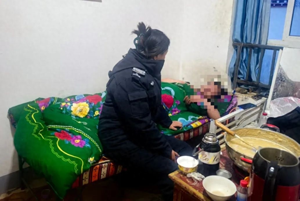 虫草采挖季！巴达乡派出所为何牵挂留守老人与病患群众？