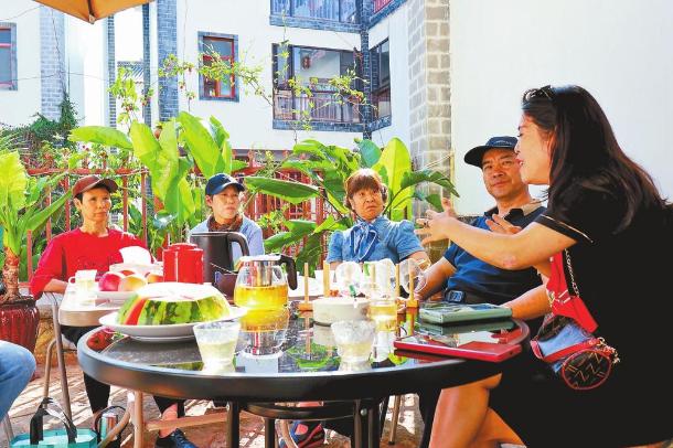 暑期将至！斑斓居旅居基地为何吸引众多游客？避暑高峰何时到？  第2张