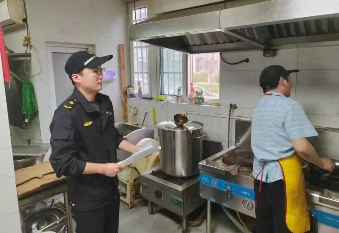 合肥包河区整治餐饮油烟污染！10余处问题被发现，你家附近咋样？
