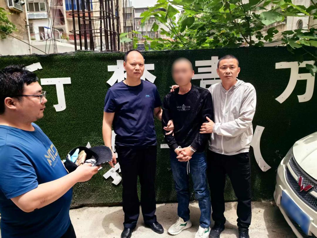 砸车窗盗窃频发！仙桃警方3起案件抓获嫌犯！作案细节曝光！？  第2张