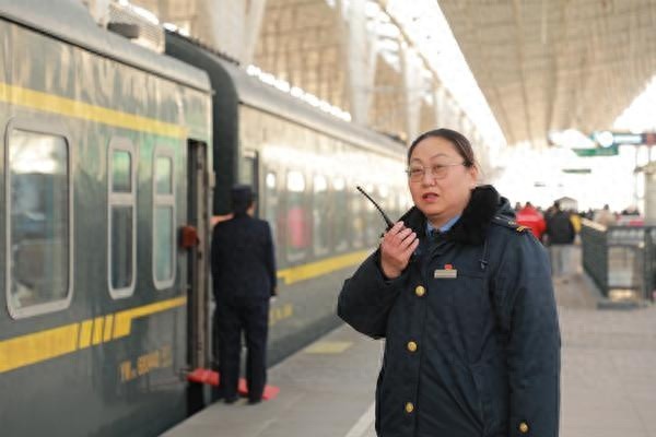 32年春运坚守，即将退休的她为何对岗位如此不舍？揭秘秦绍红的铁路人生