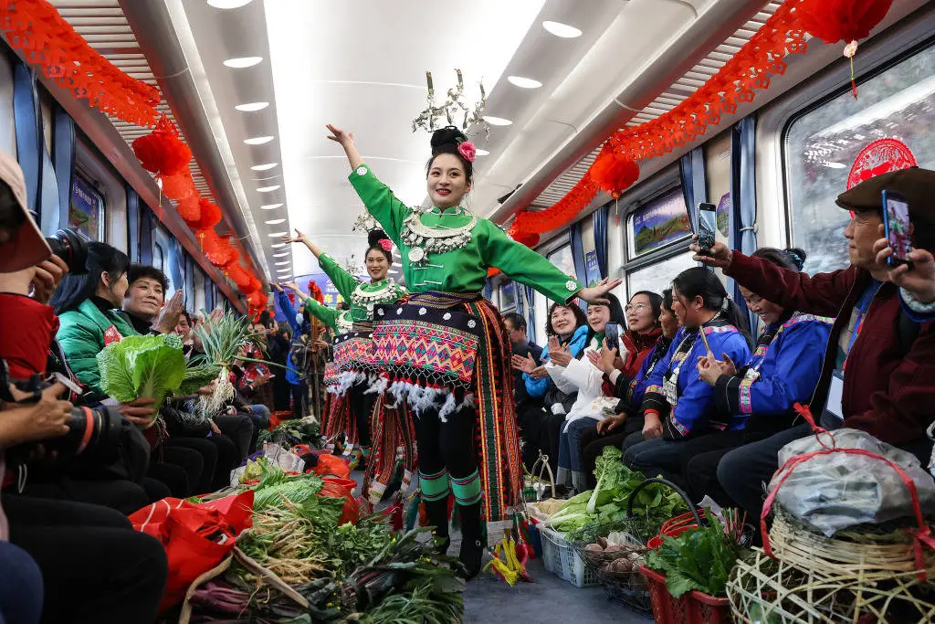 春运大幕拉开！90亿人次如何在这40天里编织出最温暖的回家路？  第1张
