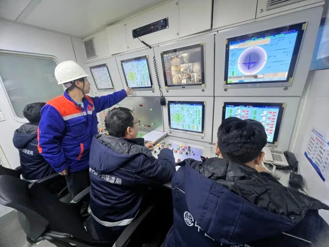 汾湖隧道掘进过半，地下34米的秘密你了解多少？探秘时光隧道般的施工现场  第7张