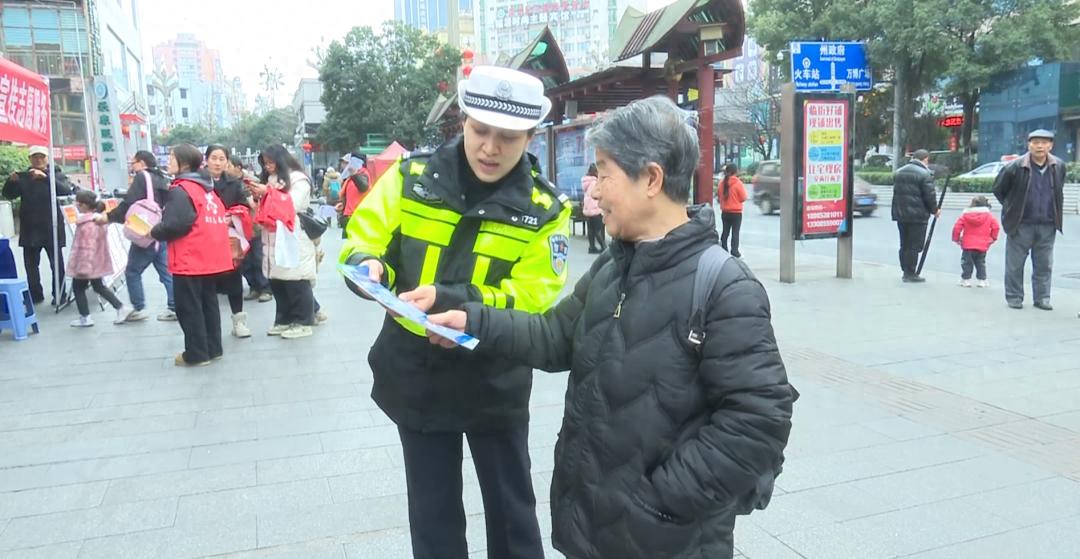 周末红志愿服务宣传活动：你准备好为城市文明贡献力量了吗？