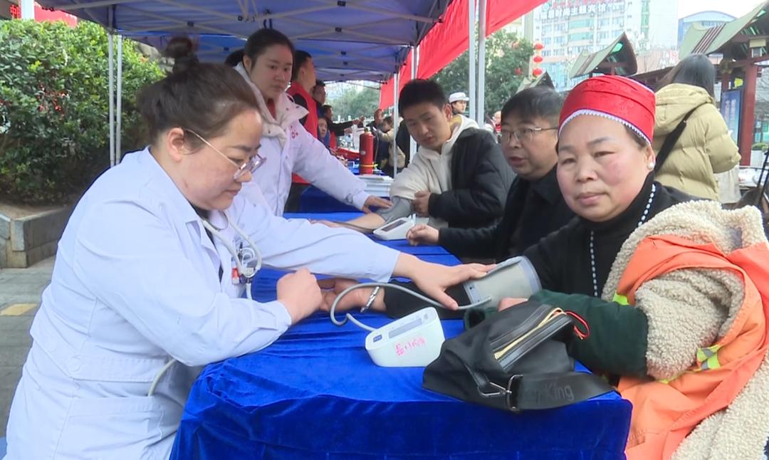 周末红志愿服务宣传活动：你准备好为城市文明贡献力量了吗？  第4张