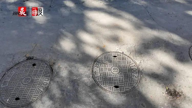 污水井变粪水井！周东路商铺门口为何频频冒粪水？市民苦不堪言  第3张