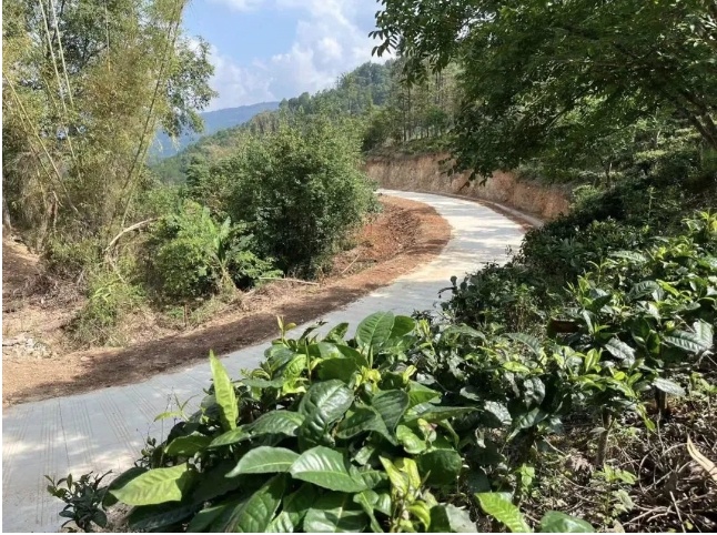 云县农村公路大变样！30户以上自然村通硬化路，村民生活如何翻天覆地？  第3张