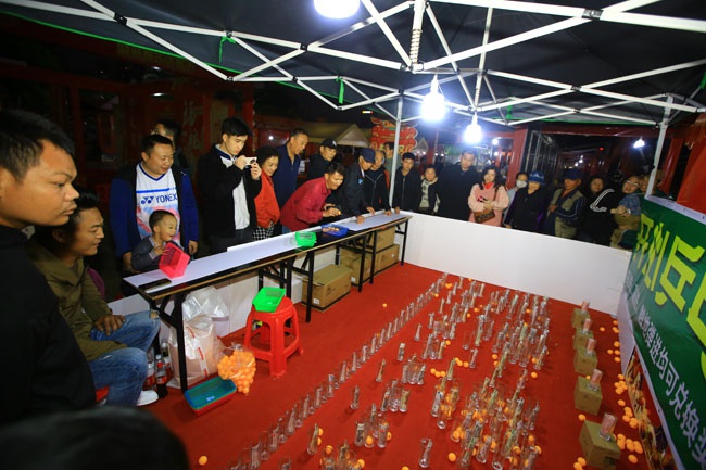 儋州年货集市开市首日，煎饼果子老板为何忙得不可开交？1000份煎饼果子1小时售罄  第2张