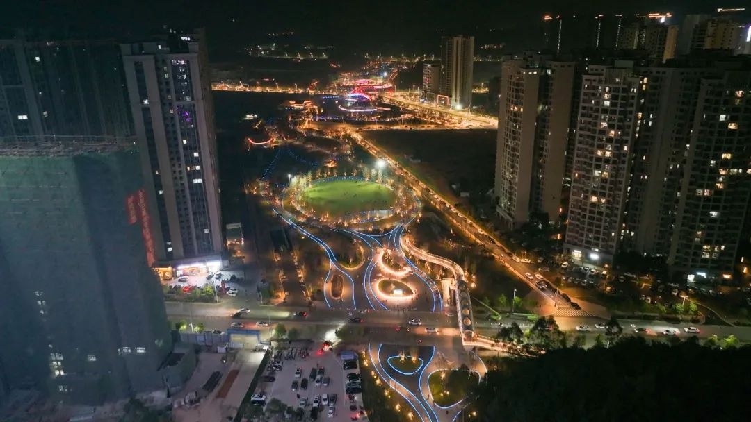 流云阁夜景惊艳全城！70.38米高空俯瞰信宜，你见过这样的美景吗？  第5张