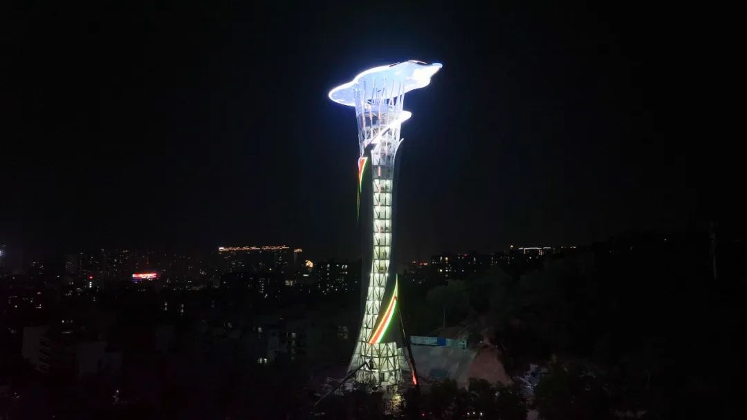 流云阁夜景惊艳全城！70.38米高空俯瞰信宜，你见过这样的美景吗？  第6张