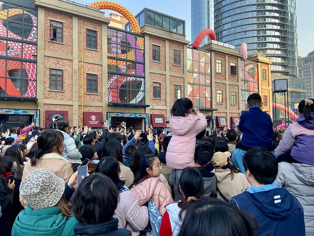 上海今潮8弄惊现百年非遗英歌舞！27人阵容震撼全场，你见过吗？  第5张