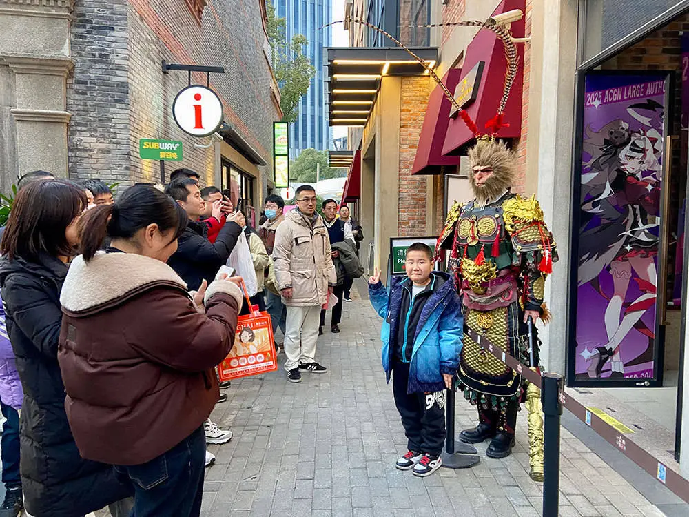 上海今潮8弄惊现百年非遗英歌舞！27人阵容震撼全场，你见过吗？  第7张