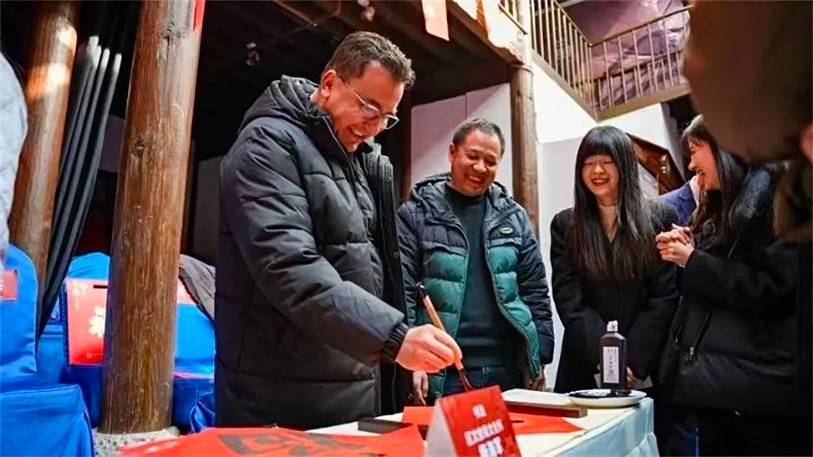 昆明五华区如何吸引50余名中外高端人才共聚翠湖？揭秘新年人才交流盛况  第3张