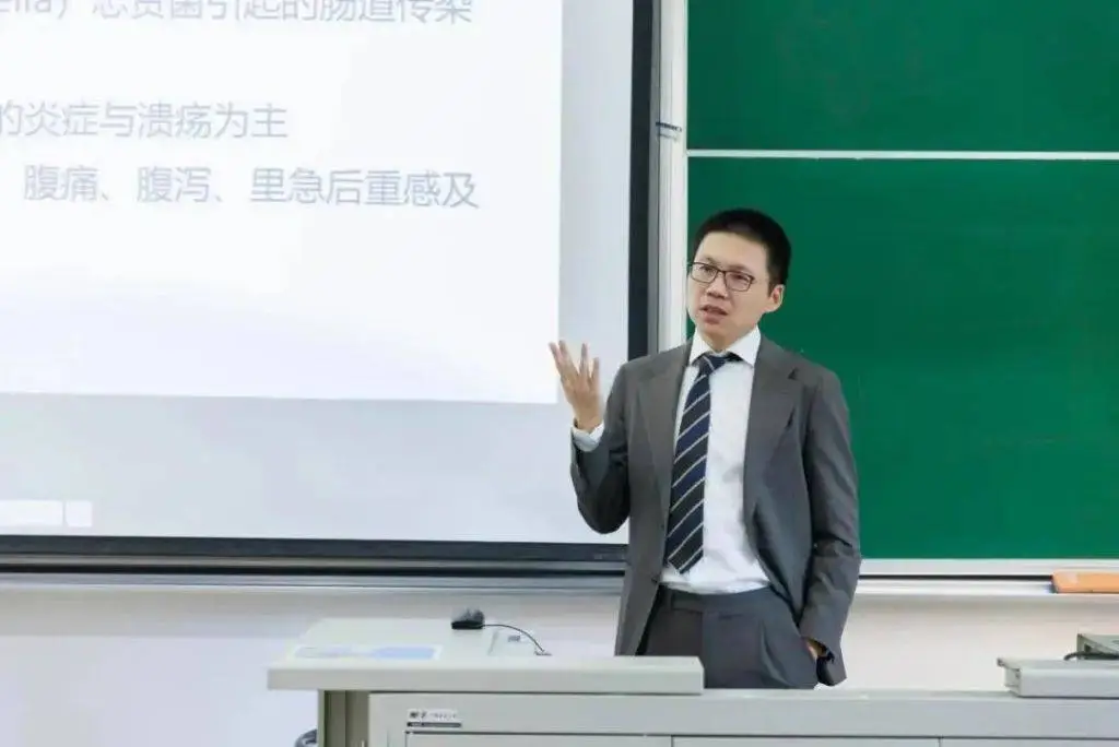 张文宏教授新课程为何如此受欢迎？揭秘医学教育的革新之路  第2张