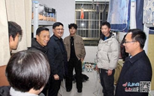 开学第一天，江西农大副校长亲自走访宿舍，你的困难他都知道吗？