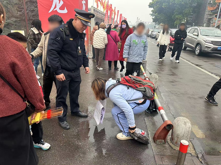 2025年元宵节柳州龙王出游，执法队员如何保障活动顺利进行？  第2张