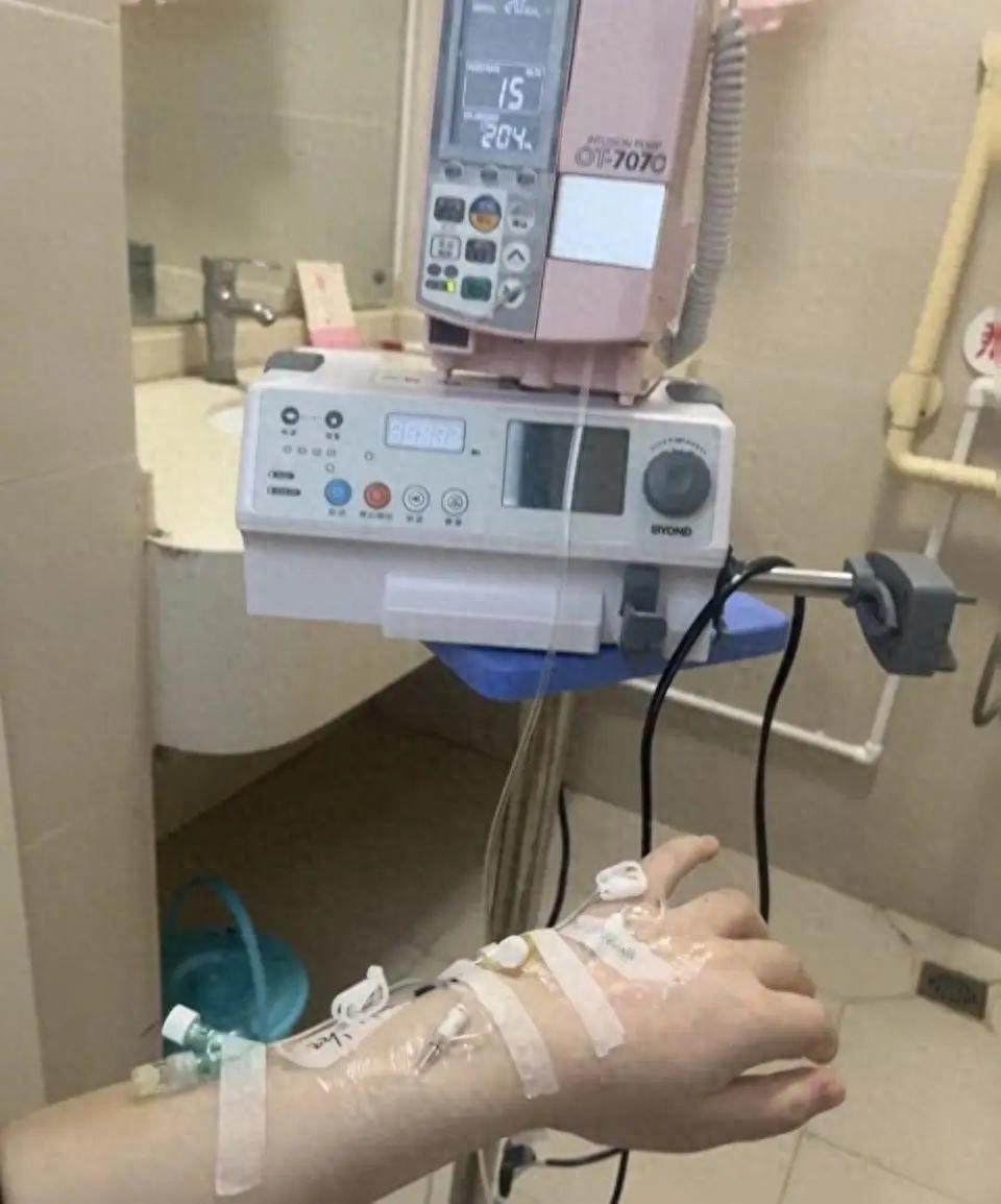 孕妇列车被砸，婴儿早产离世！铁路安全警钟为谁而鸣？  第1张